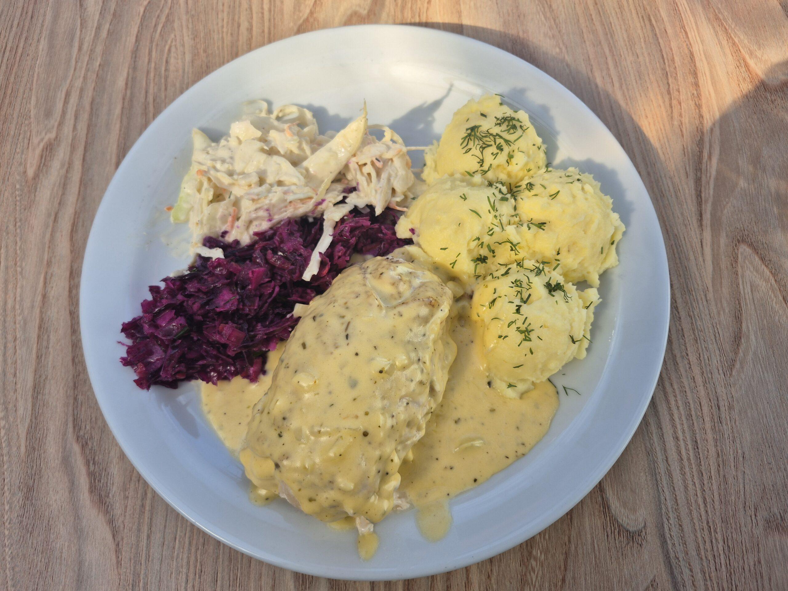 Chicken Roulade with Bacon, Mushrooms and Cheese Sauce (EG,GL-W,M,S)