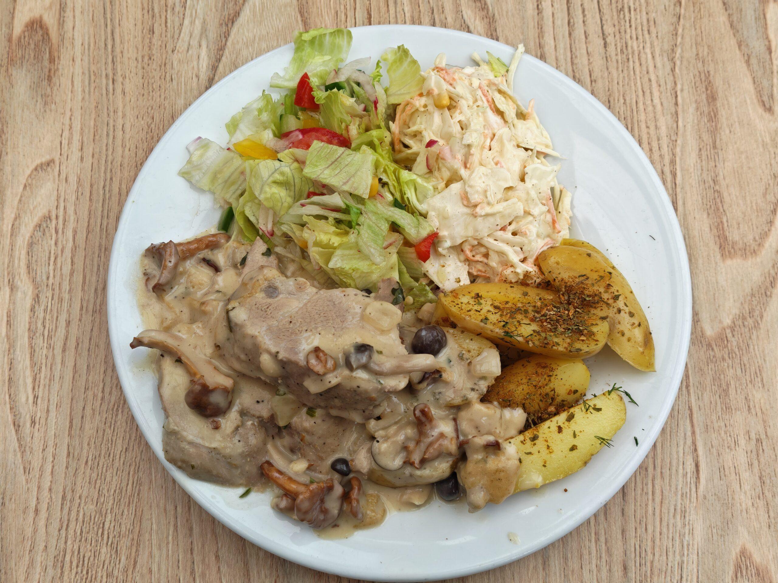 Pork Tenderloin with Chanterelle Sauce (M, S)