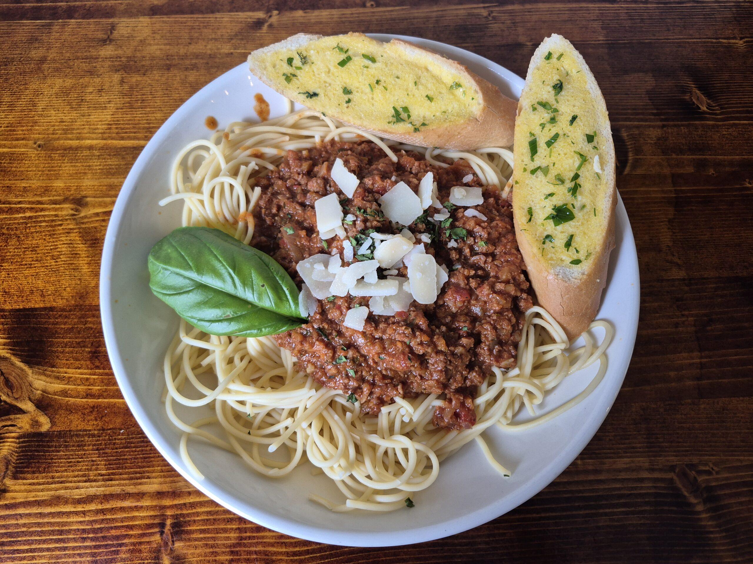 Beef Spaghetti Bolognese (S,M,CE,GL-W,EG)