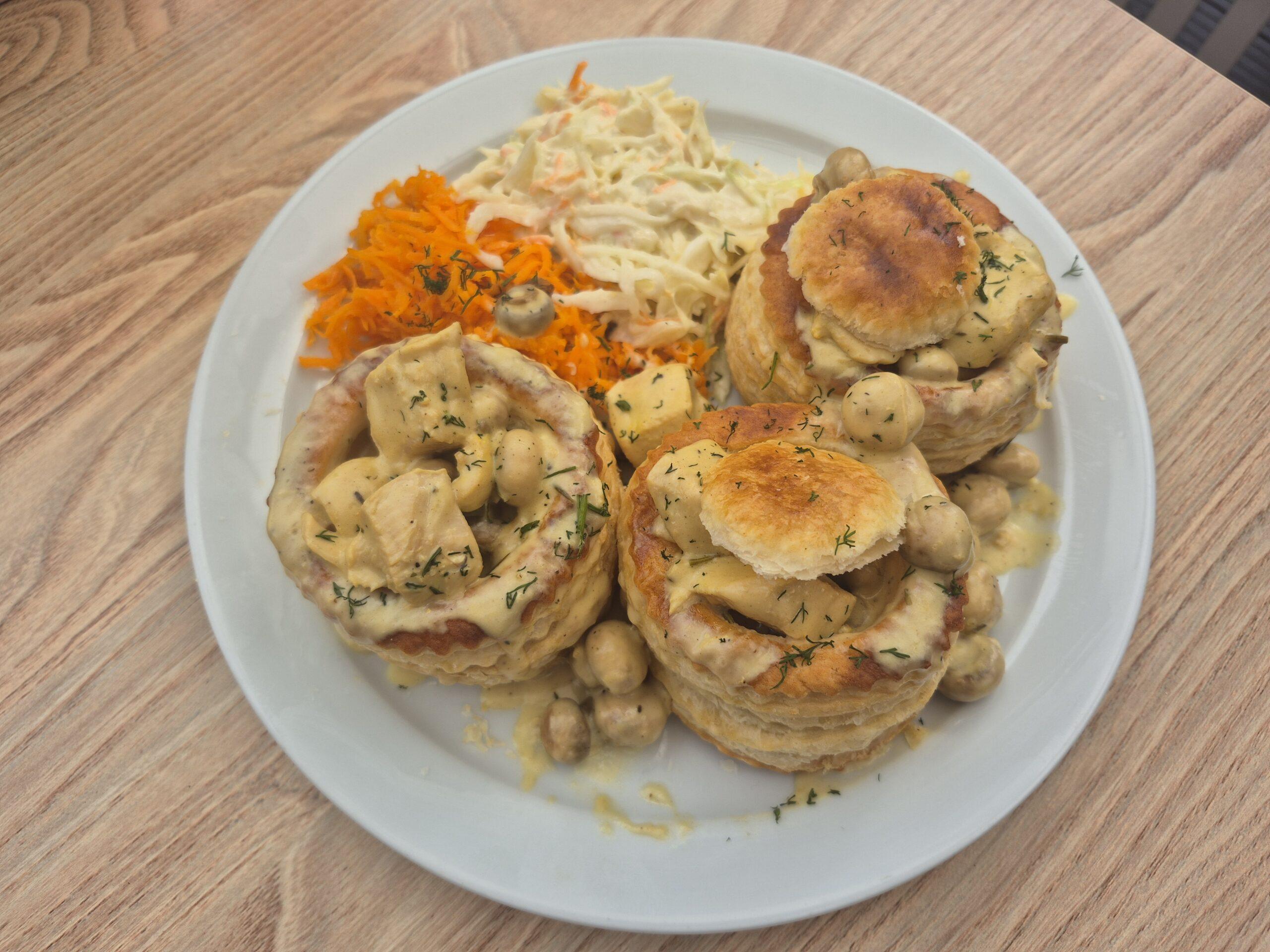 Vol-au-vent with Chicken and Mushroom Sauce (EG, GL-W, M, S)
