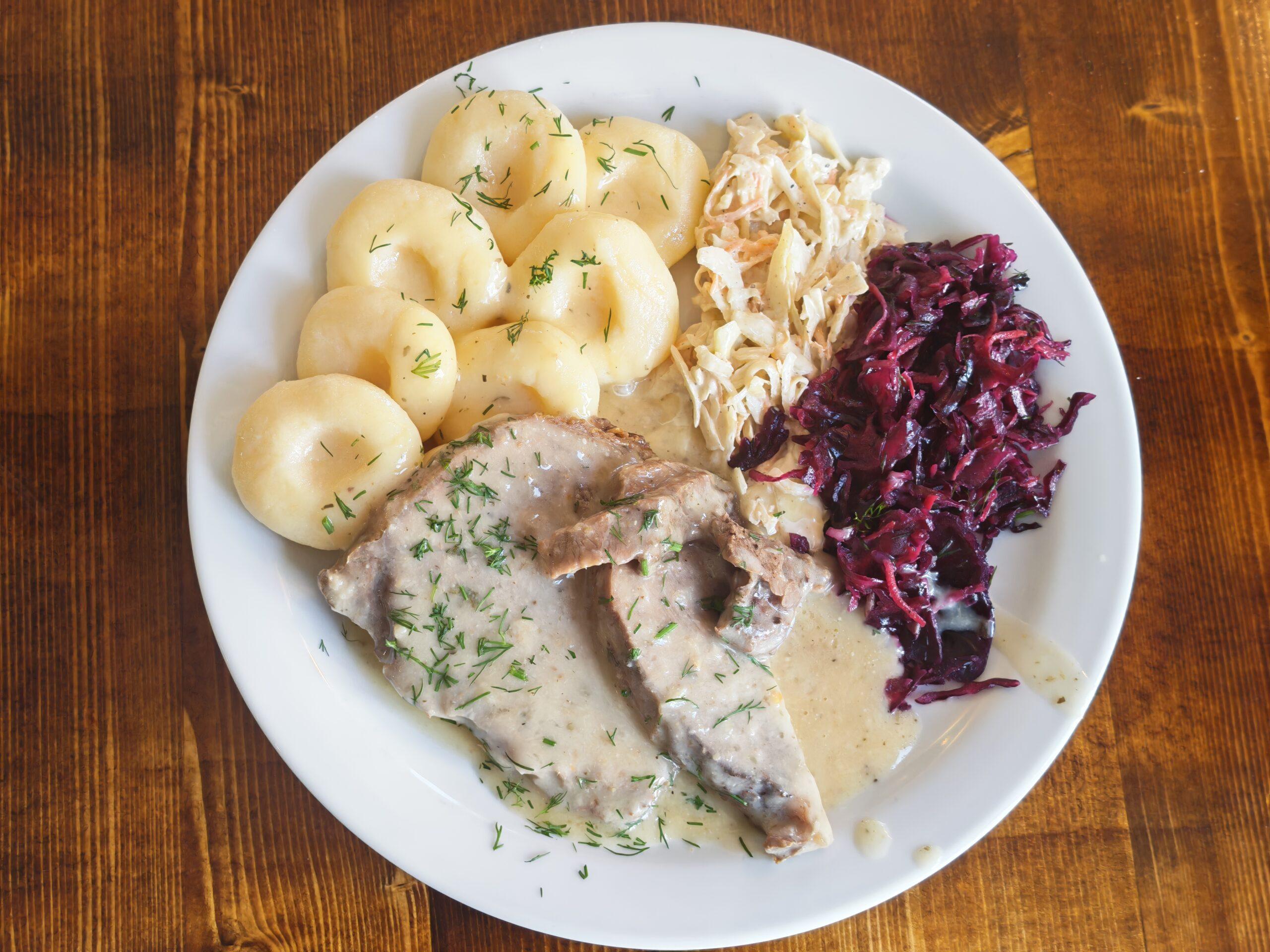 Roasted Beef with Horseradish Sauce
