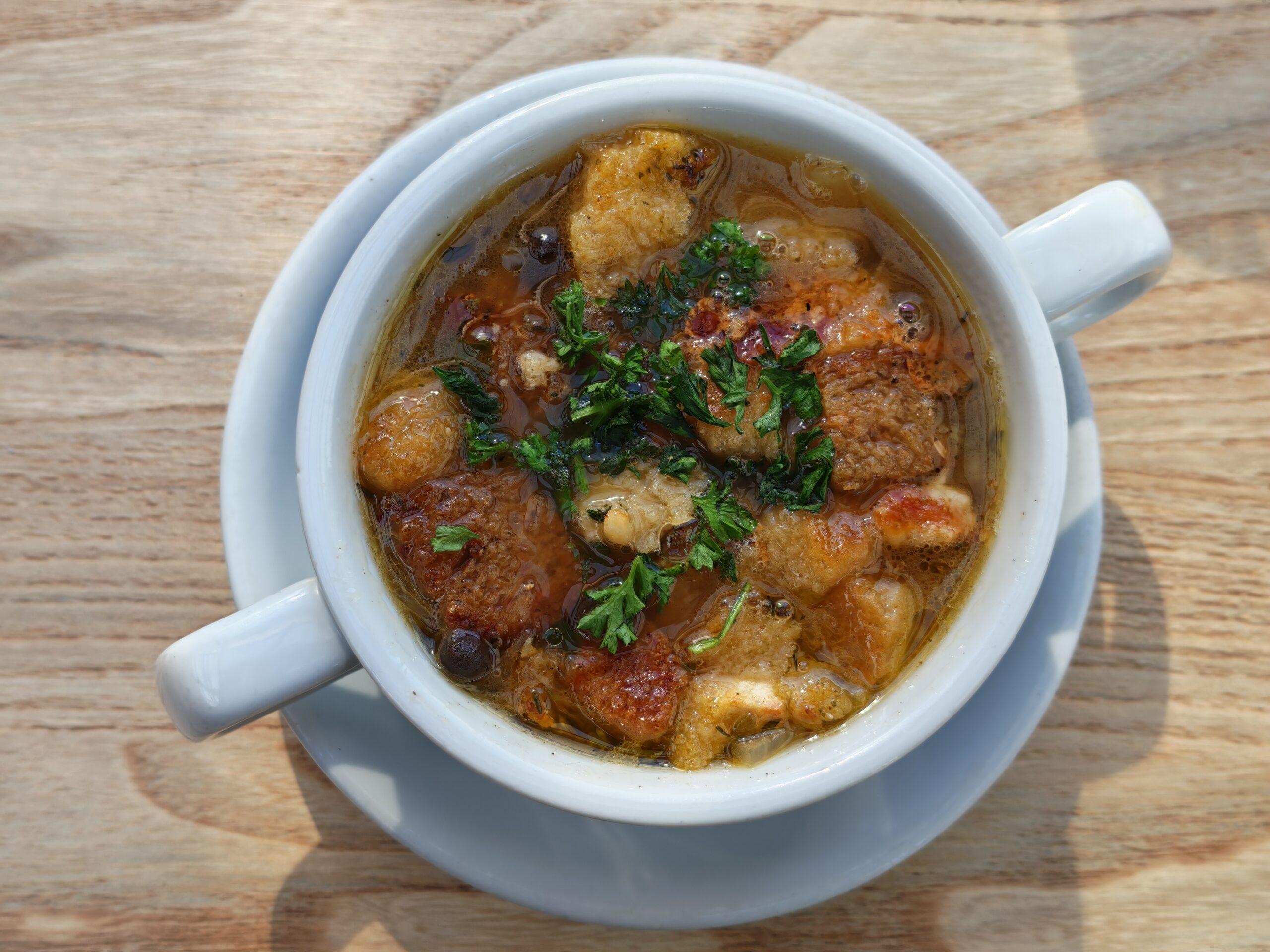 Onion Soup with Croutons (CE, GL-W, M, S)