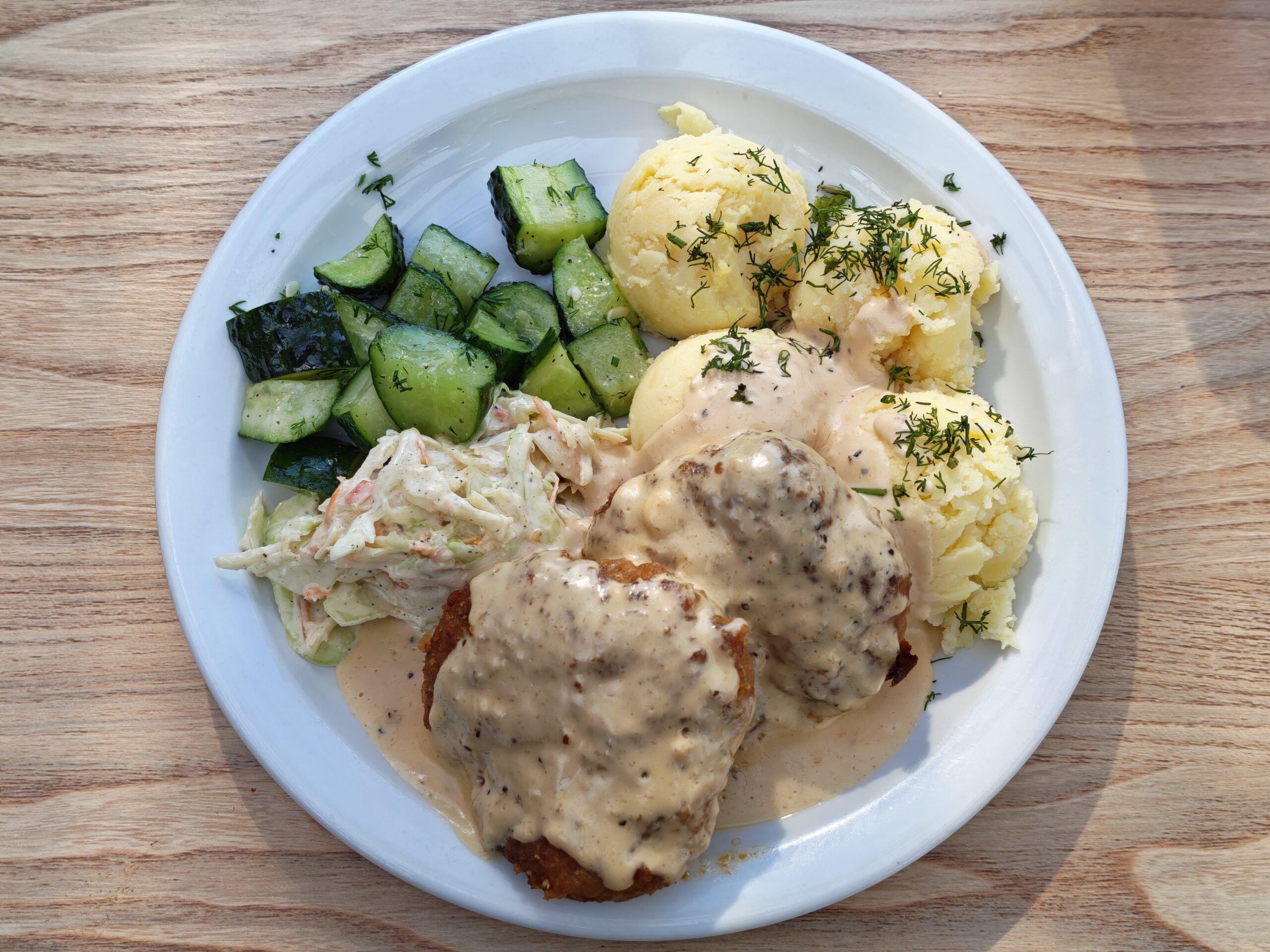 Pork Rissoles with Pepper Sauce (EG, GL-W, M, S)