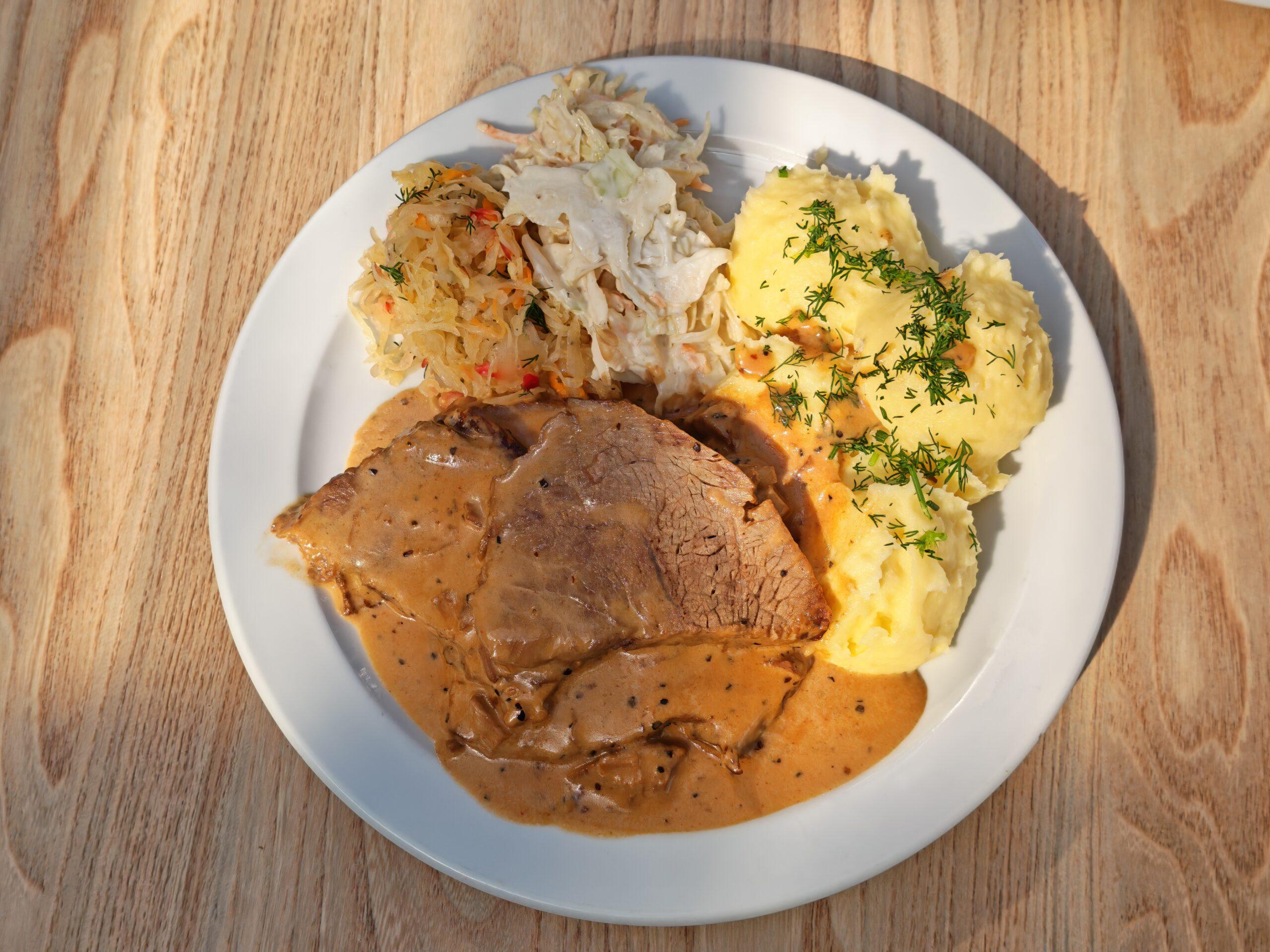 Roasted Beef with Pepper Sauce (M, S)