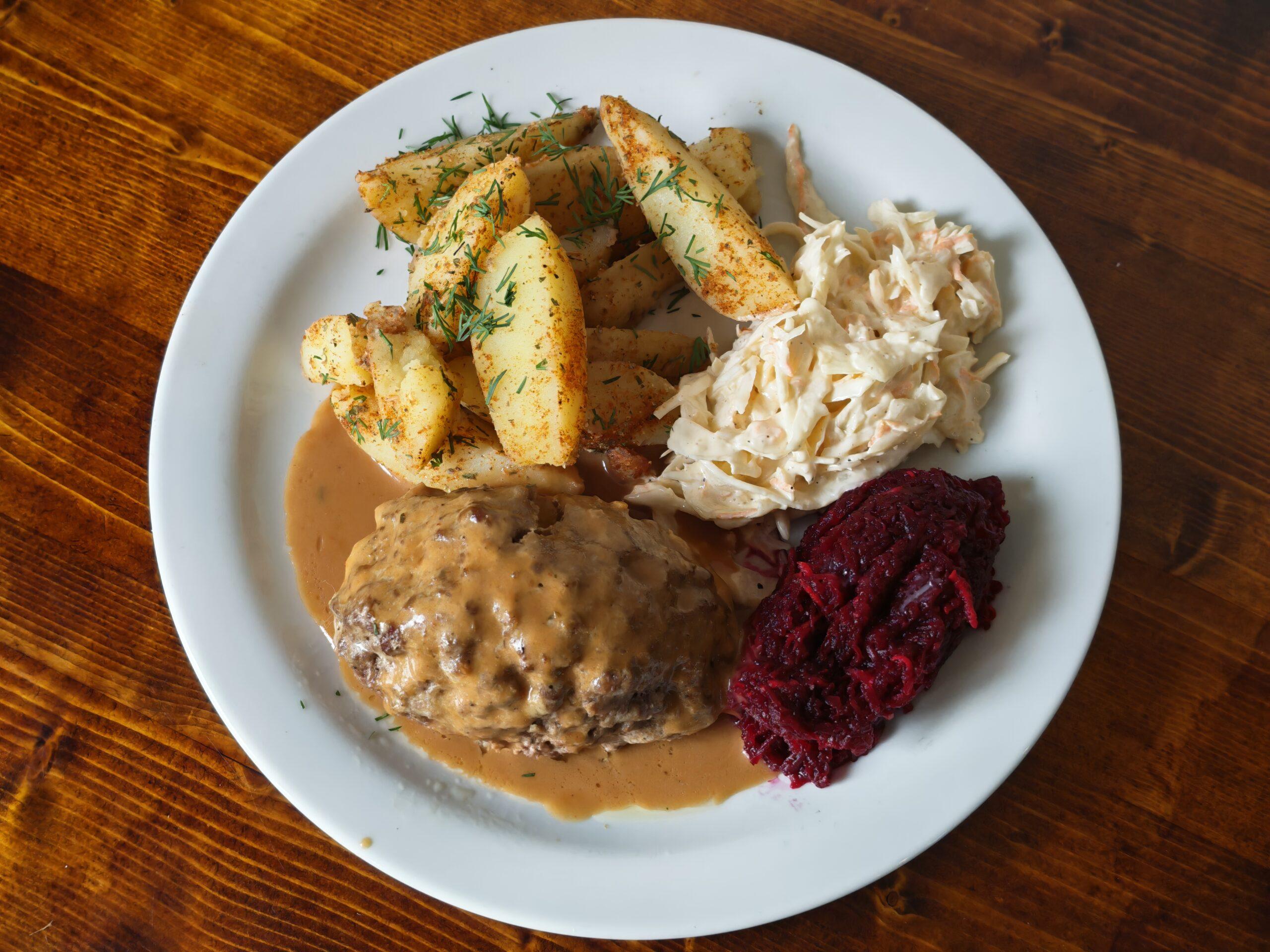Beef Roulade with Bacon, Gherkins & Onion with Gravy (EG, GL-W, Mu, M, S)